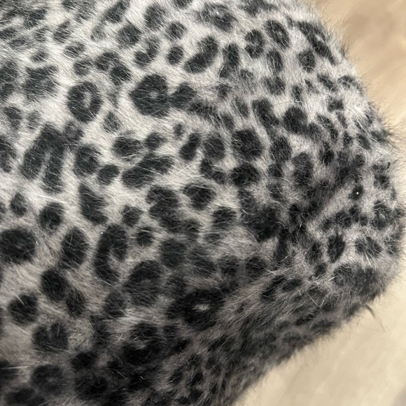Alpaca Blend Leopard Print Soft Hat - Picture 3 of 10